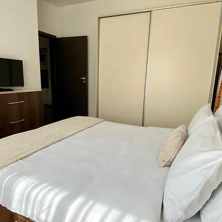 Wanderlust Cream, For 4, Wifi And Free Parking *