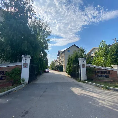 Wanderlust Cream, For 4, Wifi And Free Parking Apartment