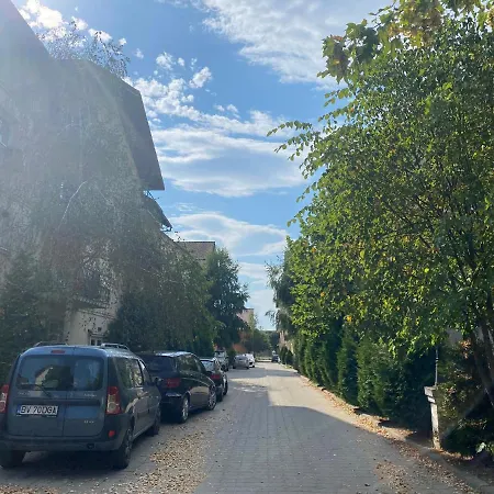 Apartment Wanderlust Cream, For 4, Wifi And Free Parking
