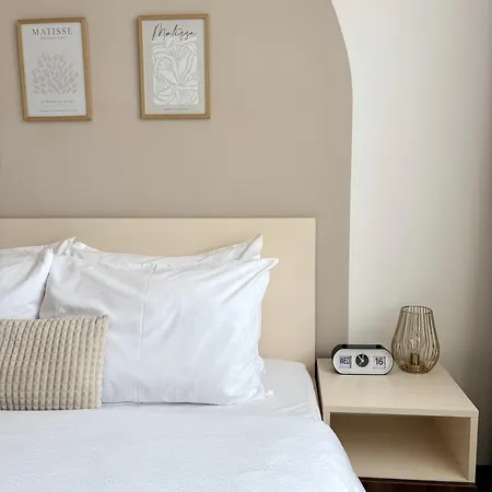 Wanderlust Cream, For 4, Wifi And Free Parking *