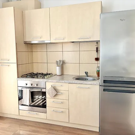 Wanderlust Cream, For 4, Wifi And Free Parking Apartment