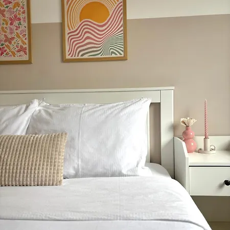 Wanderlust Cream, For 4, Wifi And Free Parking Apartment Risnov