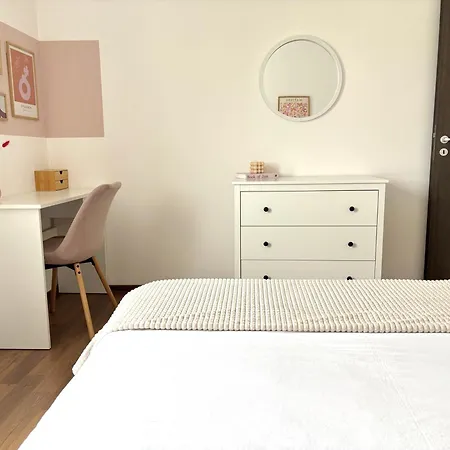 Apartment Wanderlust Cream, For 4, Wifi And Free Parking Risnov