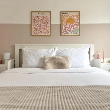 Wanderlust Cream, For 4, Wifi And Free Parking Risnov