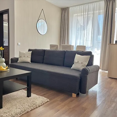 Wanderlust Cream, For 4, Wifi And Free Parking Apartment